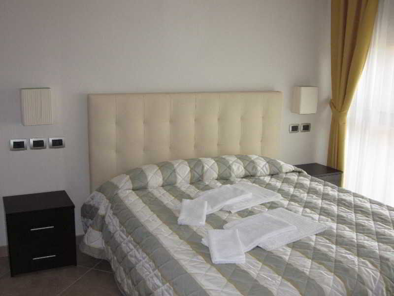 Aparthotel Anghel Siena Bagian luar foto