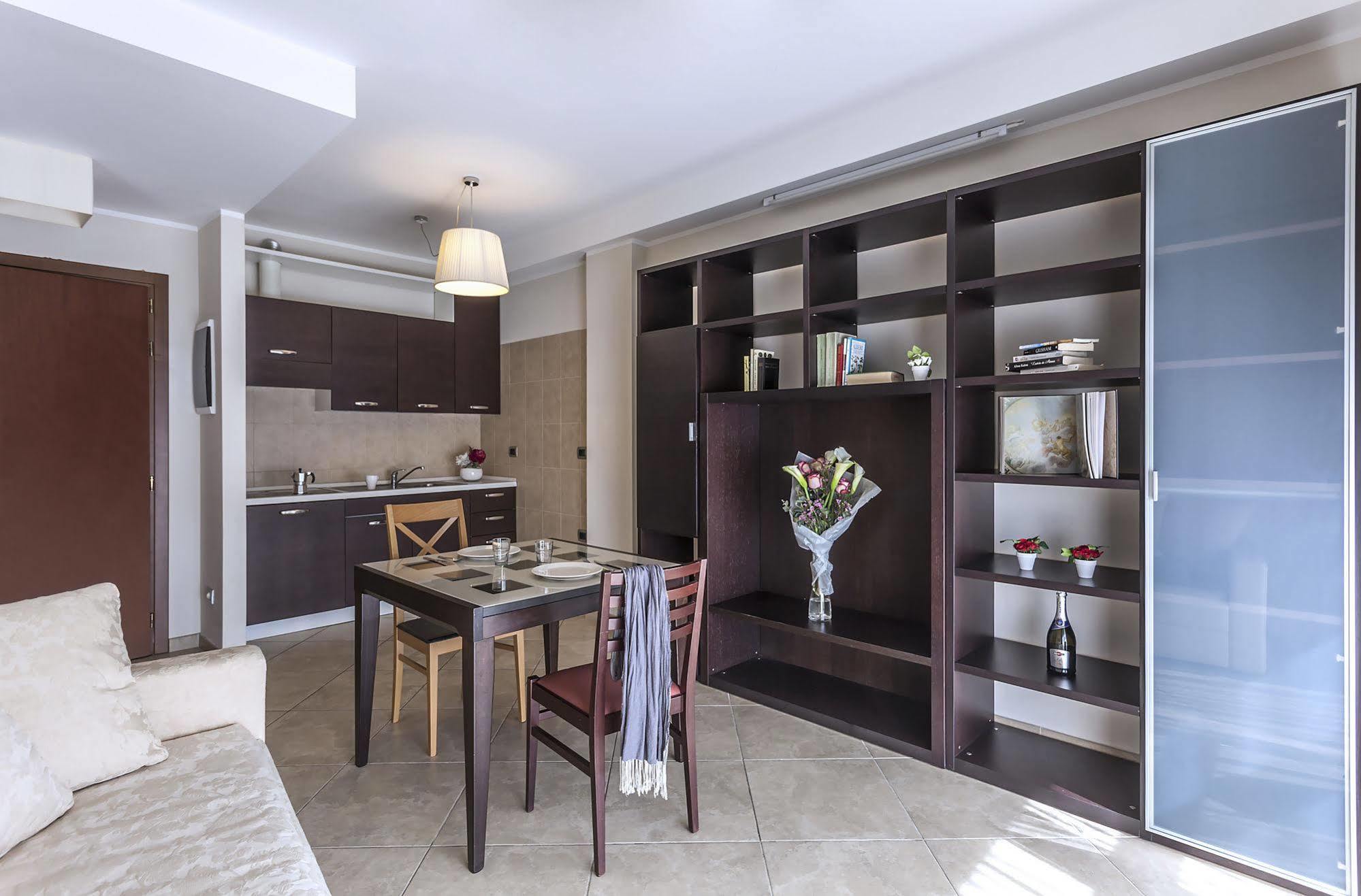 Aparthotel Anghel Siena Bagian luar foto