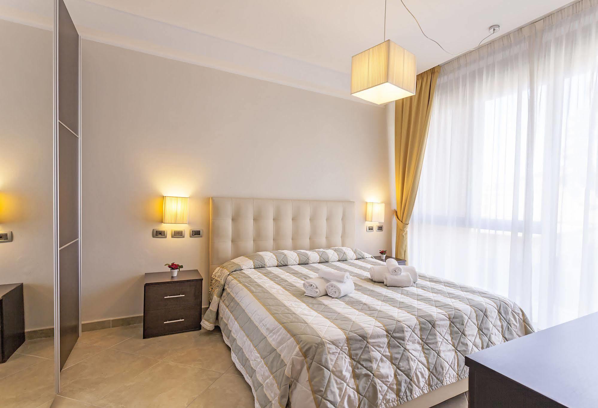 Aparthotel Anghel Siena Bagian luar foto
