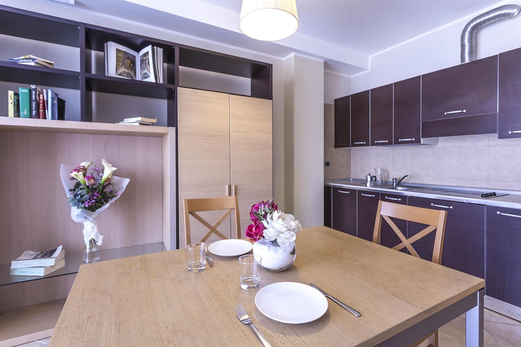 Aparthotel Anghel Siena Bagian luar foto