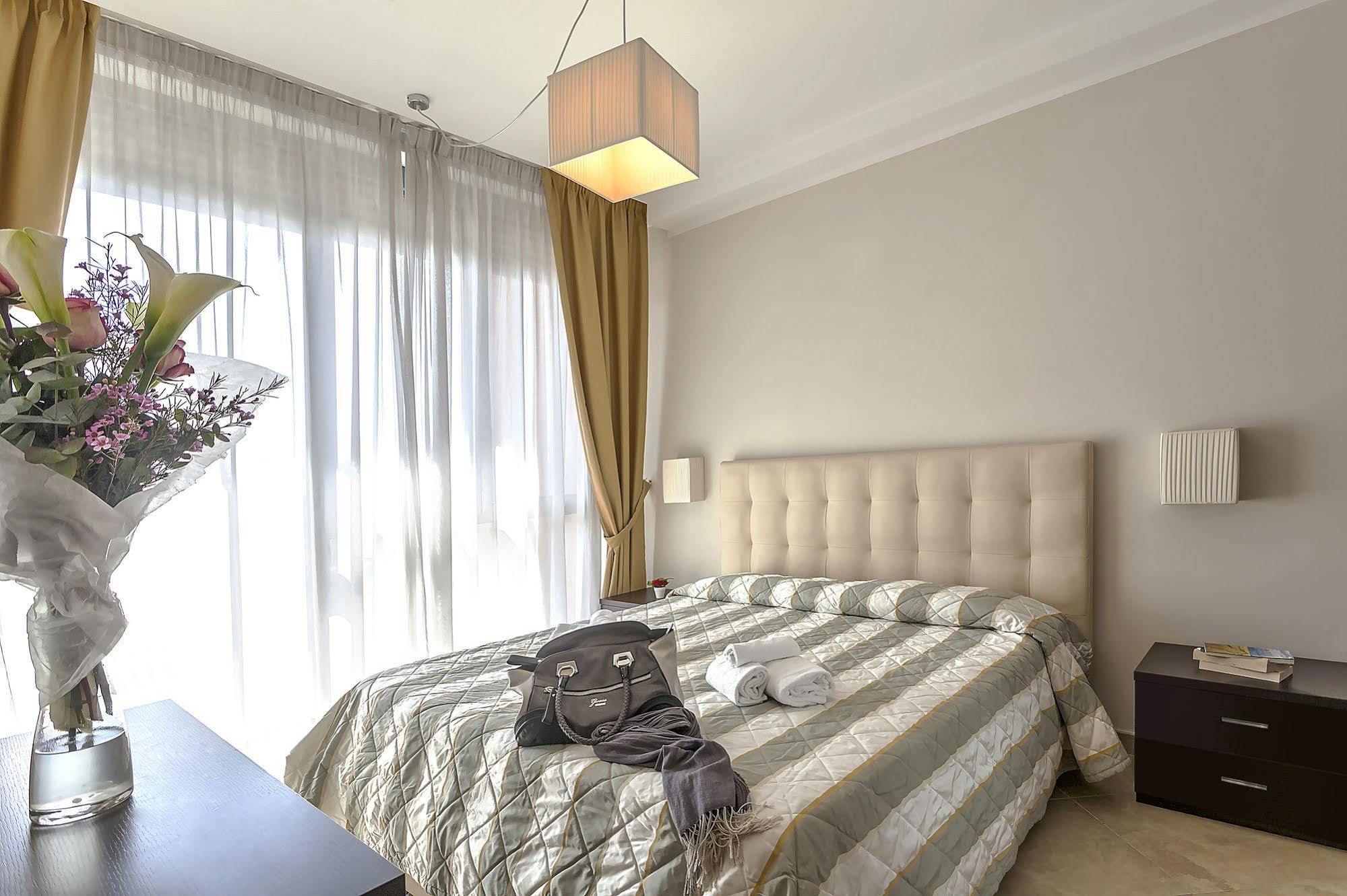Aparthotel Anghel Siena Bagian luar foto