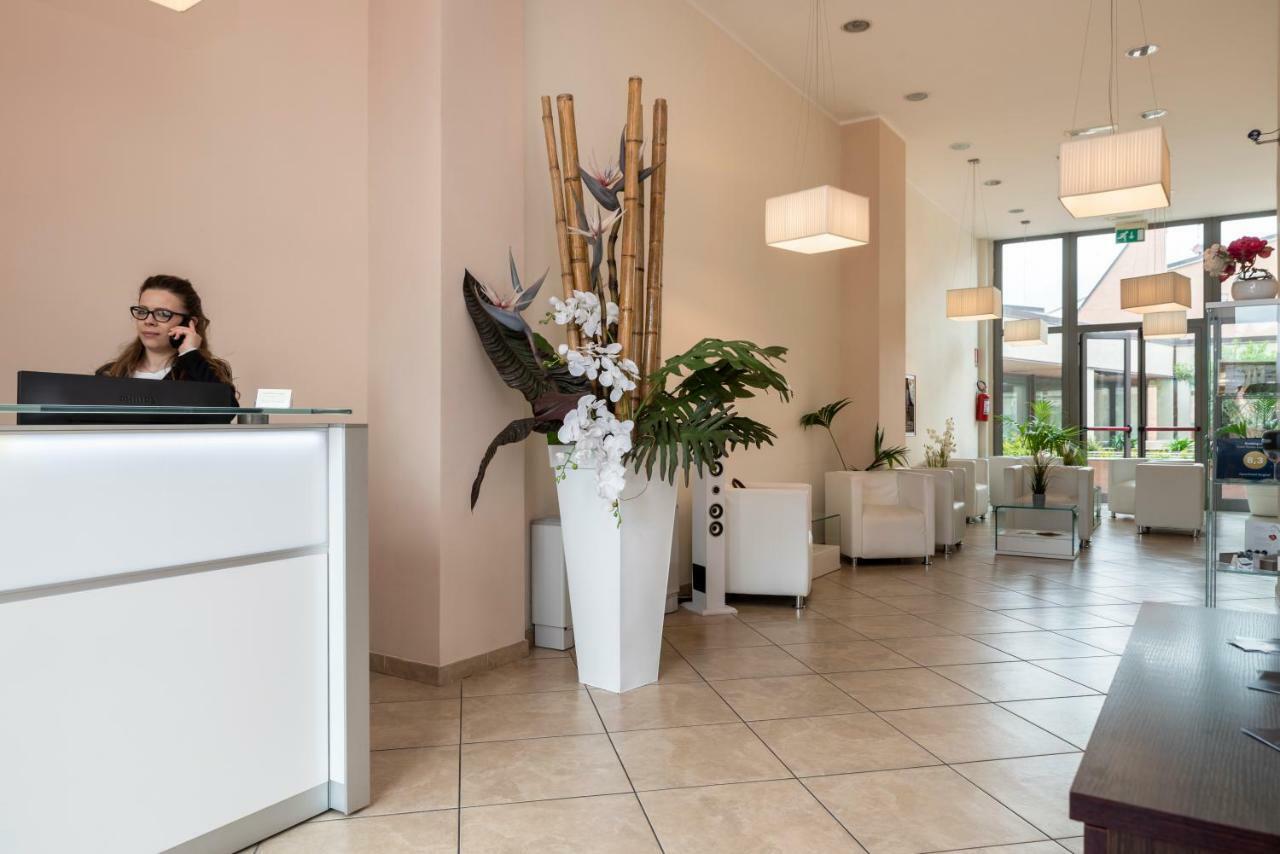 Aparthotel Anghel Siena Bagian luar foto